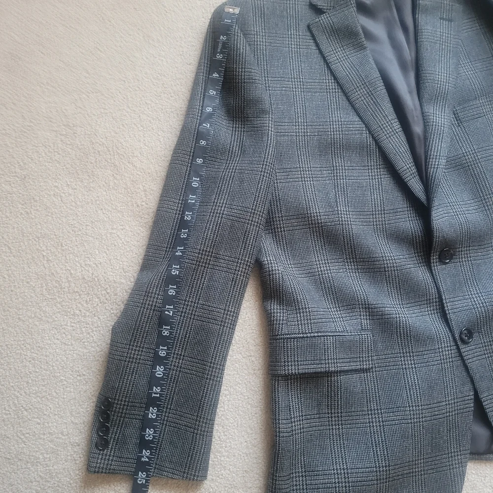 NWOT Ralph Lauren Men's Gray and Black Plaid Suit Jacket - Size 44 R